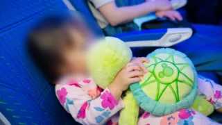 【機内グッズ】子どもと行く海外旅行！機内で役立つアイテムと注意すること