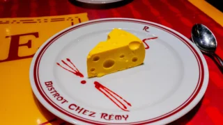 【ビストロ・シェ・レミー（Bistrot Chez Rémy）体験レポ】映画の世界に入れる！パリで人気のレミーレストラン